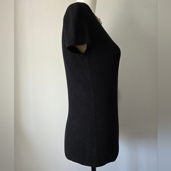 BCBG Black V-Neck Thick Stretchy Short Sleeve Top. Size Small - Picture 5 of 11